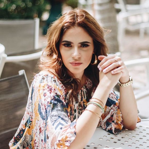 Meet your Posher, Leanelis - Picture 1 of 1